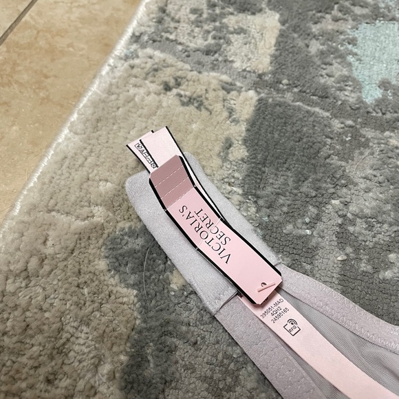 NWT Victoria’s Secret push up bra 34D lot of 2 - Picture 3 of 8